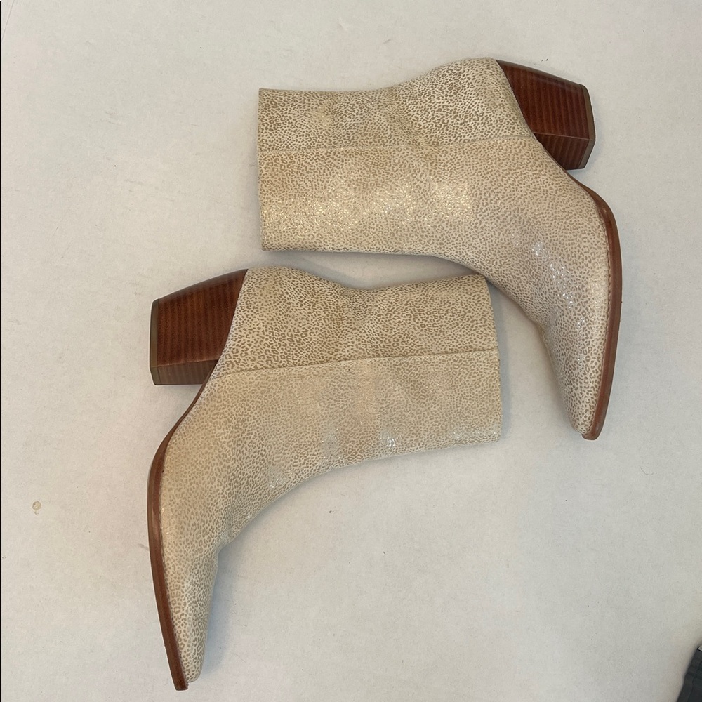 MATISSE CATY WOMEN’S CREAM LEATHER POINTY TOE ANIMAL PRINT ANKLE BOOTS SIZE 7 - Picture 3 of 16